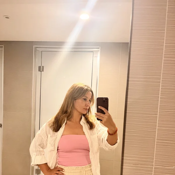 Ayşe K.