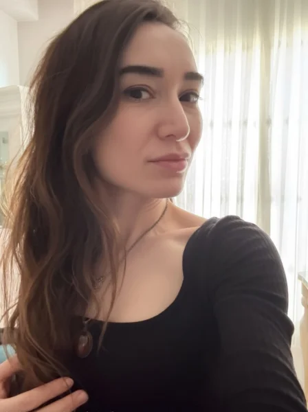 Demet Ö.