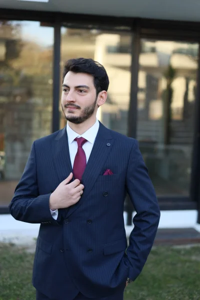 Emre Ş.